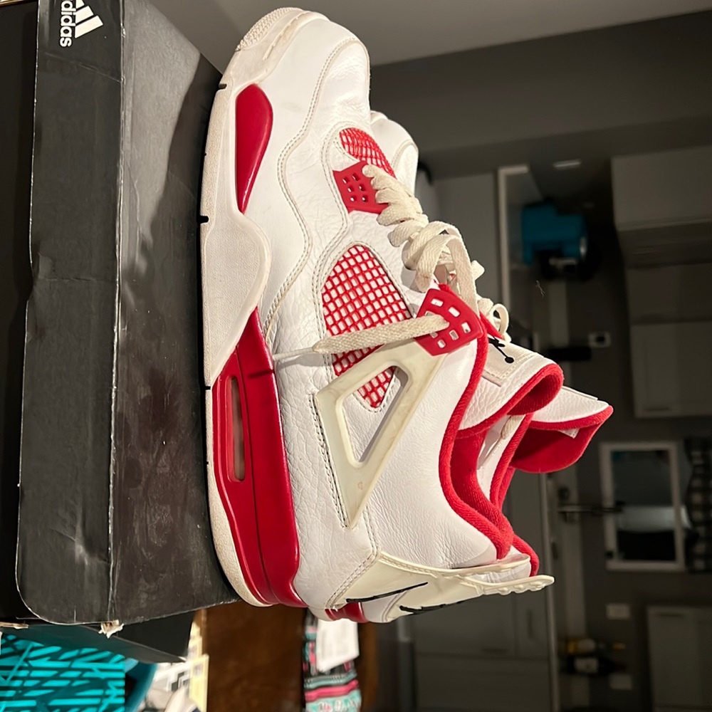 Jordan retro 4 alternate
